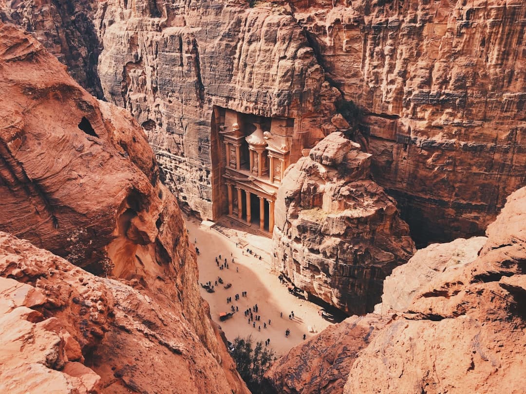 Petra Jordan Hiking Guide: Best Trails, Viewpoints & Hidden Gems photo 2