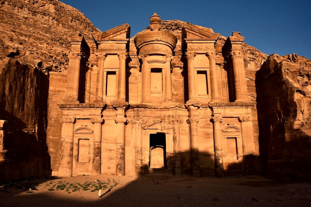 Petra Jordan Hiking Guide: Best Trails, Viewpoints & Hidden Gems photo 4