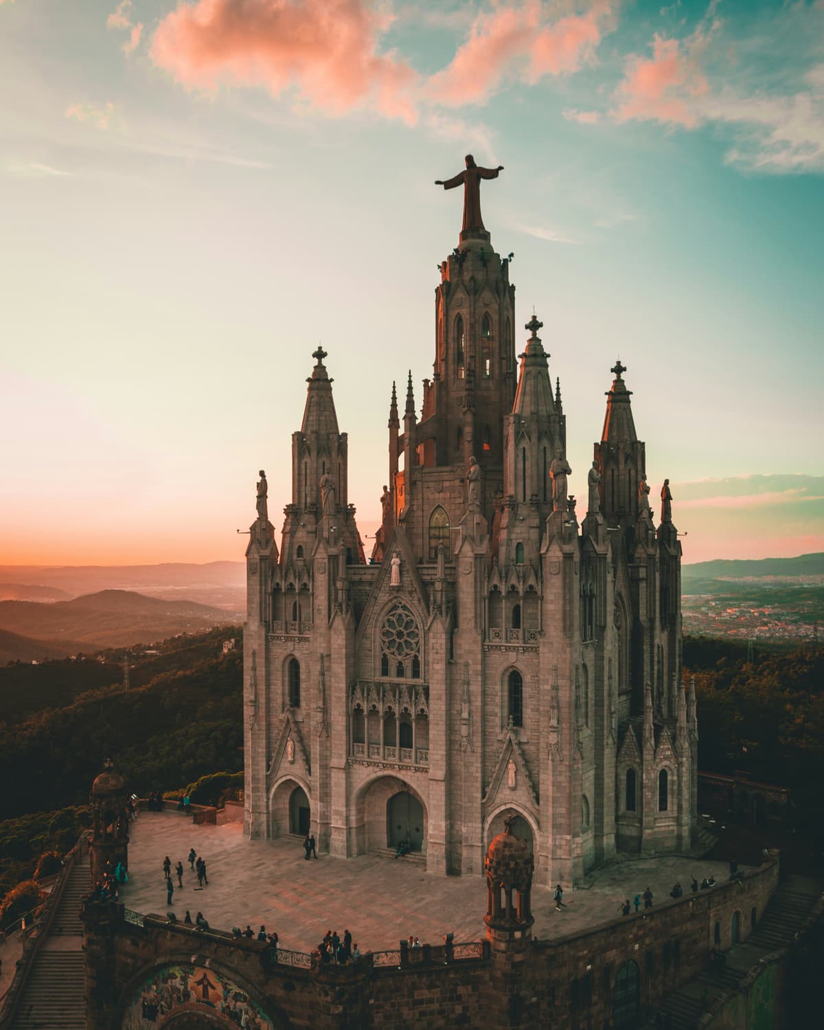 Barcelona Travel Guide photo 3
