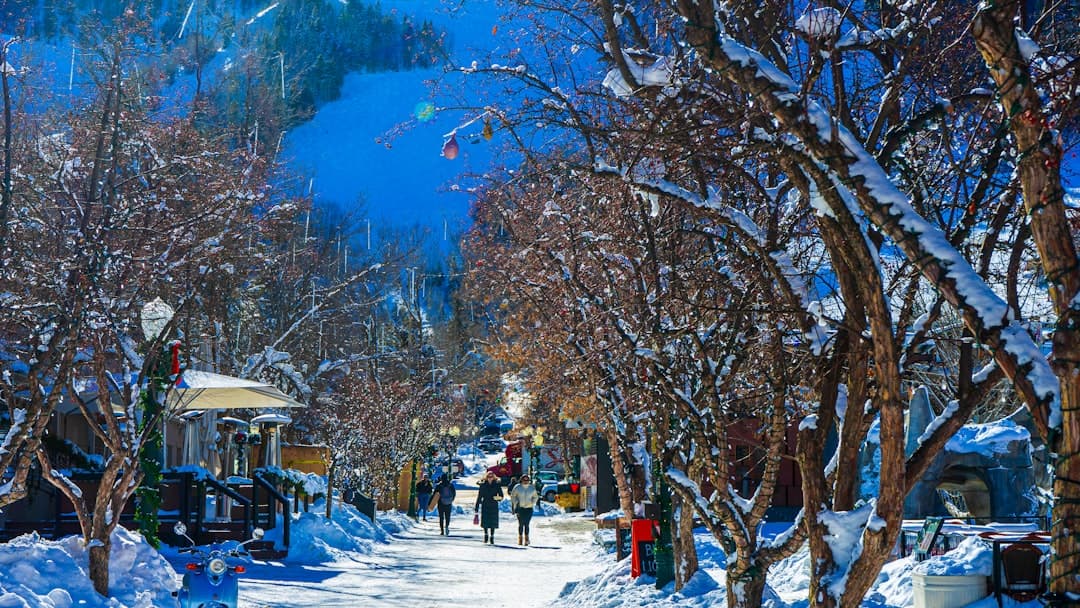 Aspen Colorado Travel Guide: Best Time, Activities & Seasonal Experiences