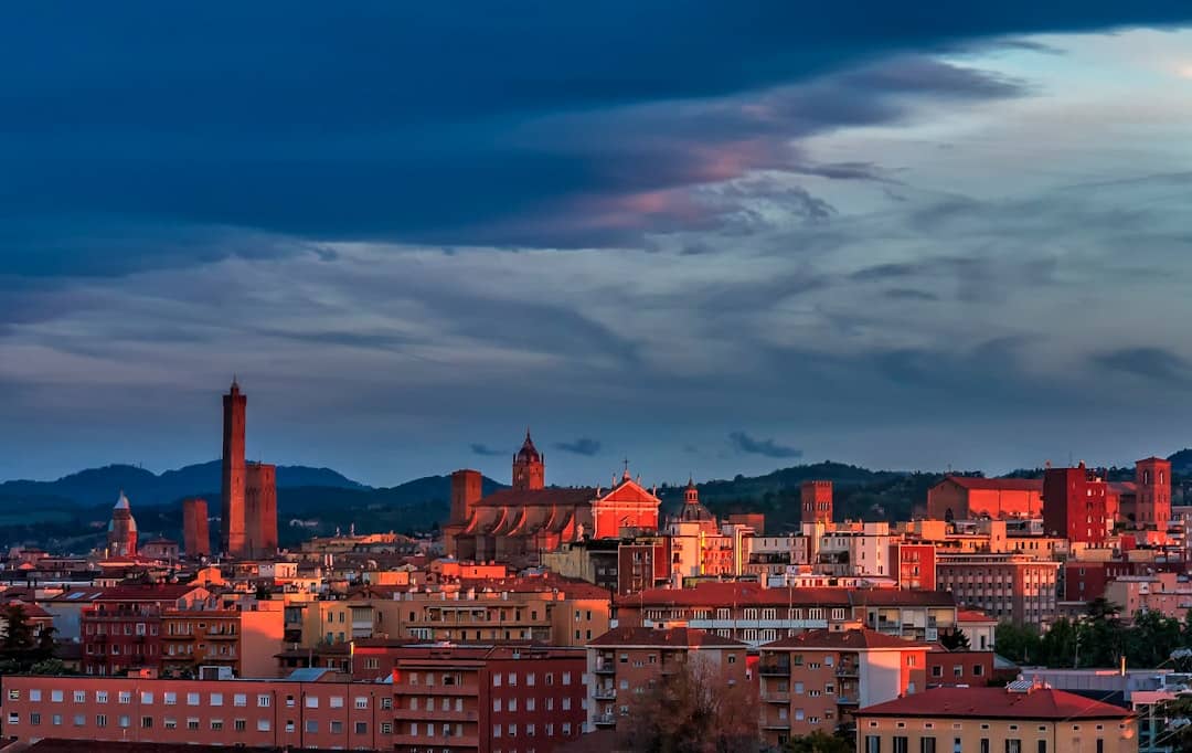Best Time to Visit Bologna Italy: Food, Attractions & Travel Guide 3