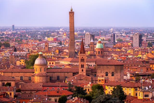 Best Time to Visit Bologna Italy: Food, Attractions & Travel Guide