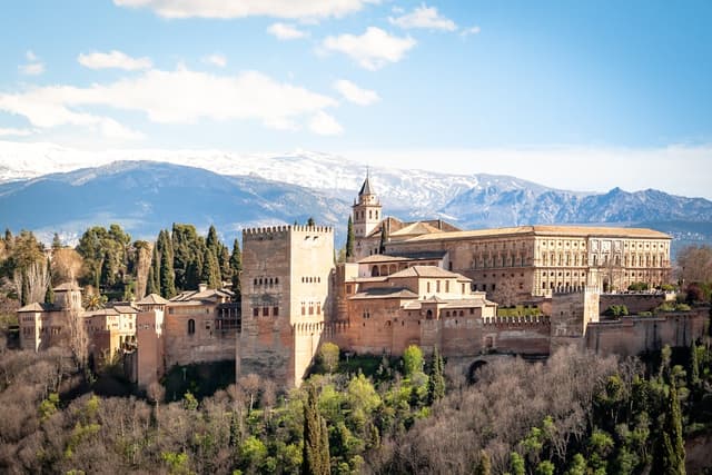 Trip to Granada: Best Time, Attractions & Complete Travel Guide