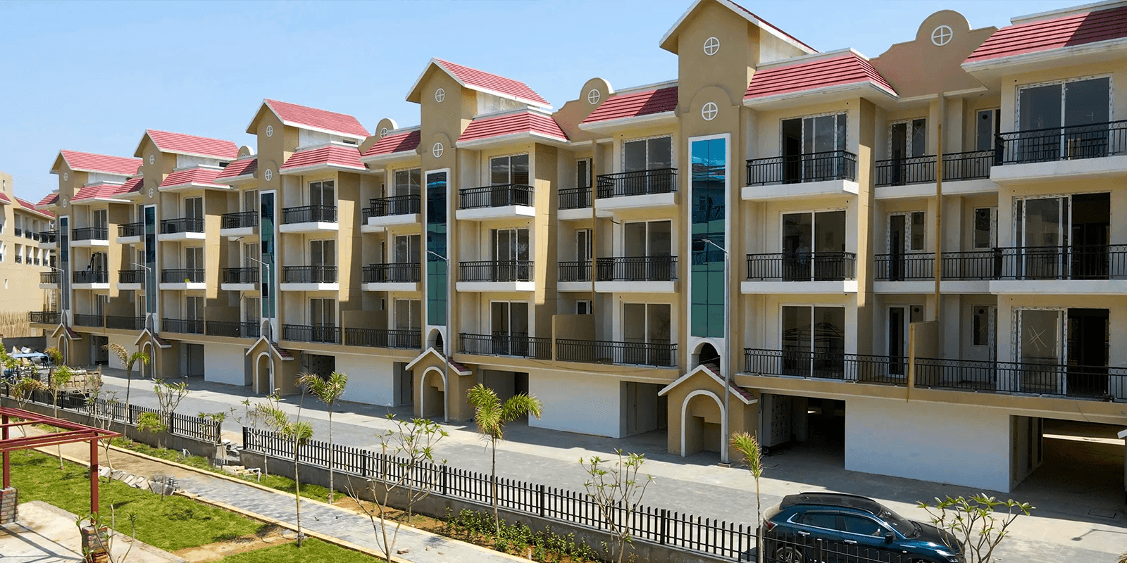 black nikon camera lens cover